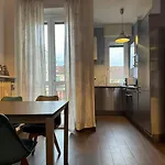 Casa Dante Vicino Metropolitana